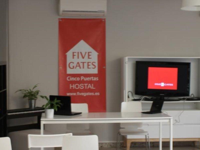 Hostal Five Gates Осуна Экстерьер фото