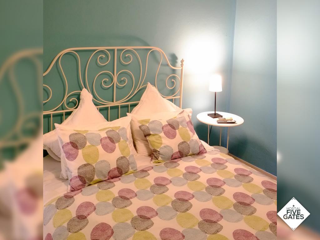 Hostal Five Gates Осуна Экстерьер фото