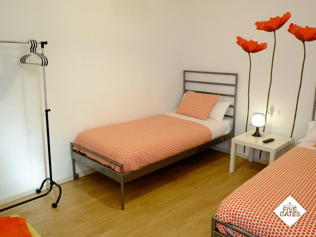 Hostal Five Gates Осуна Экстерьер фото