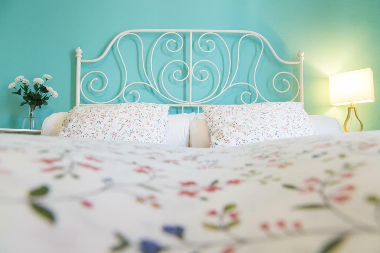 Hostal Five Gates Осуна Экстерьер фото